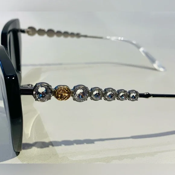 New Women’s Gucci Sunglasses - Picture 7 of 13